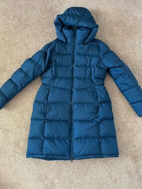 The North Face Women's Jacket in Navy Blue and Steel Blue